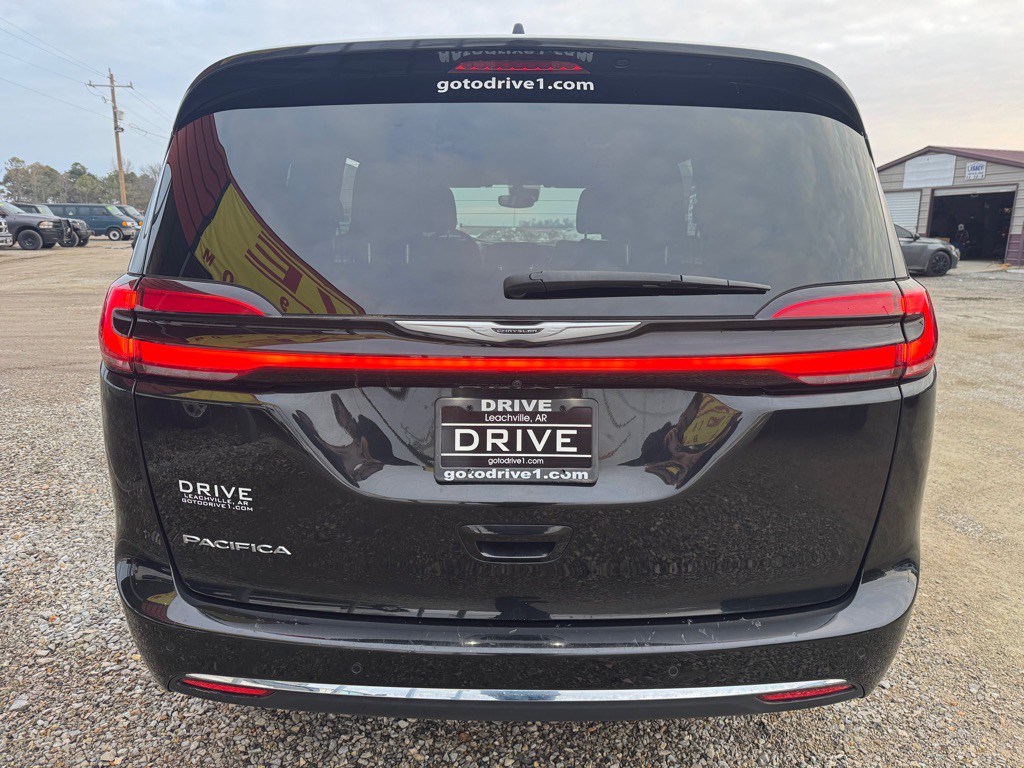 2023 Chrysler Pacifica Image 6