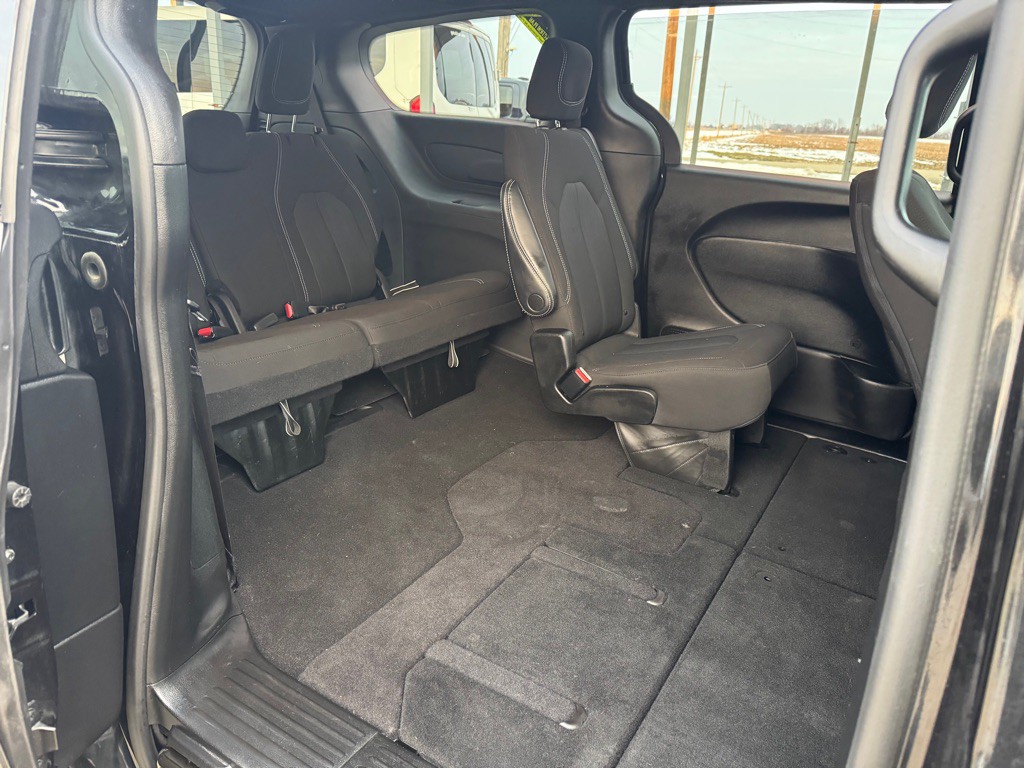 2023 Chrysler Pacifica Image 22