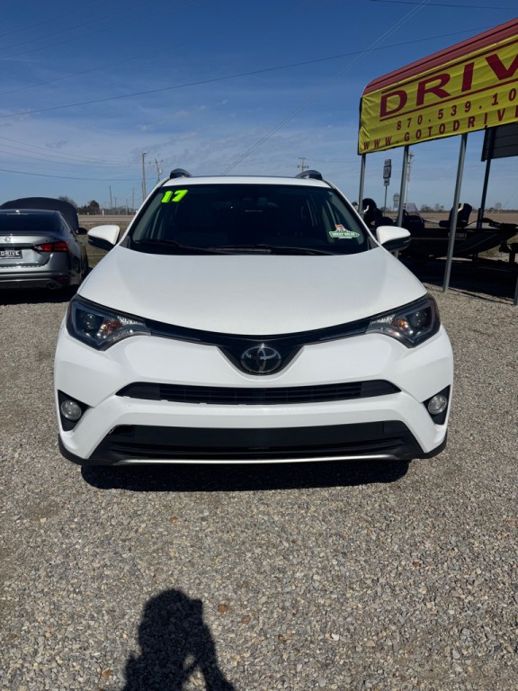 2017 Toyota Rav4 Image 2