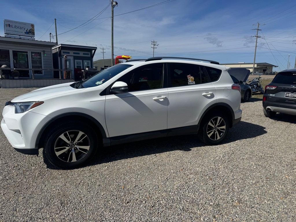 2017 Toyota Rav4 Image 3