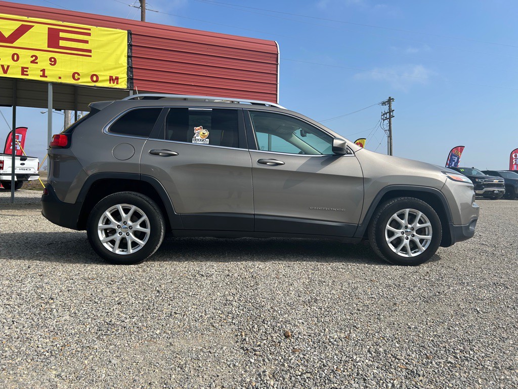 2016 Jeep Cherokee Image 8