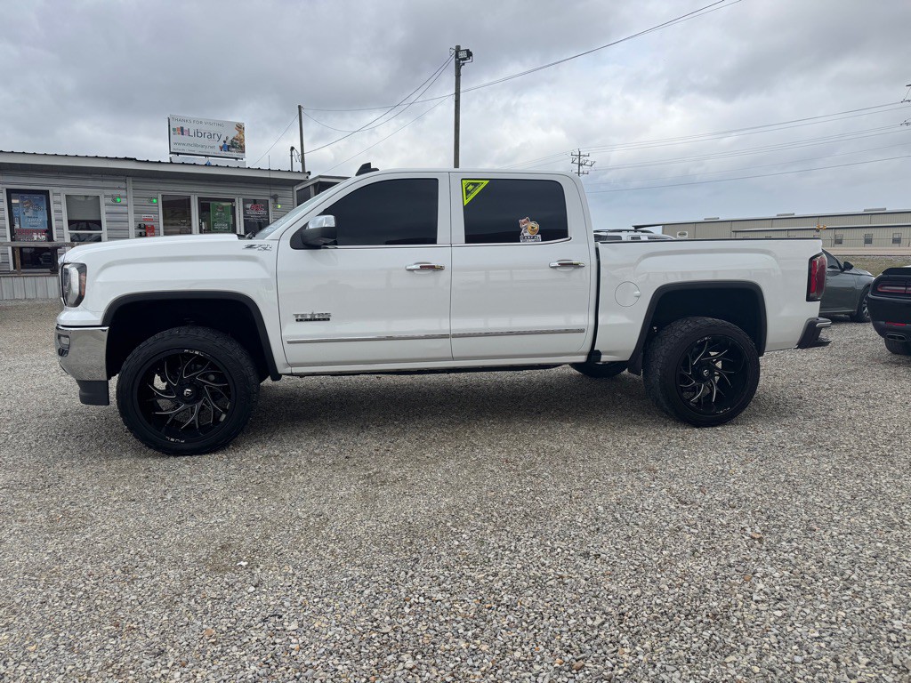 2018 GMC Sierra Image 2