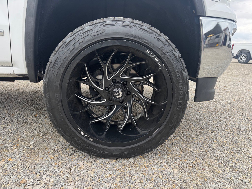 2018 GMC Sierra Image 8