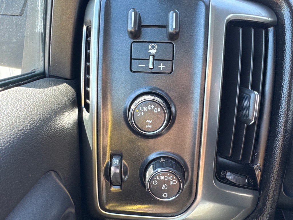 2018 Chevrolet Silverado 1500 Image 12