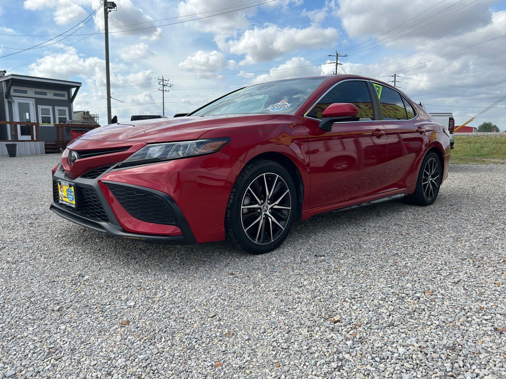 2021 Toyota Camry Image 3