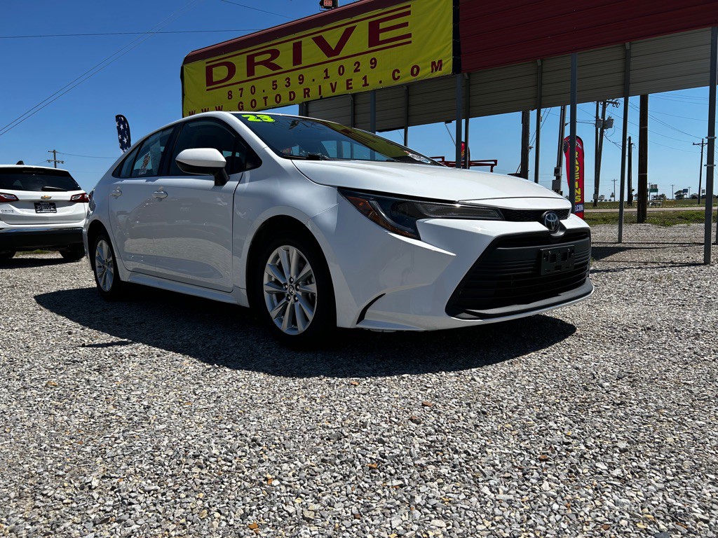 2023 Toyota Corolla Image 1