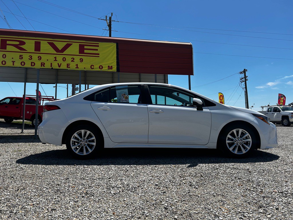 2023 Toyota Corolla Image 24