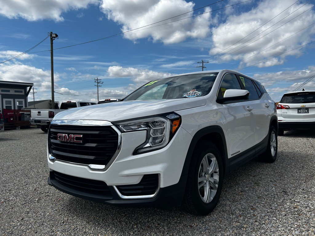 2023 GMC Terrain Image 3