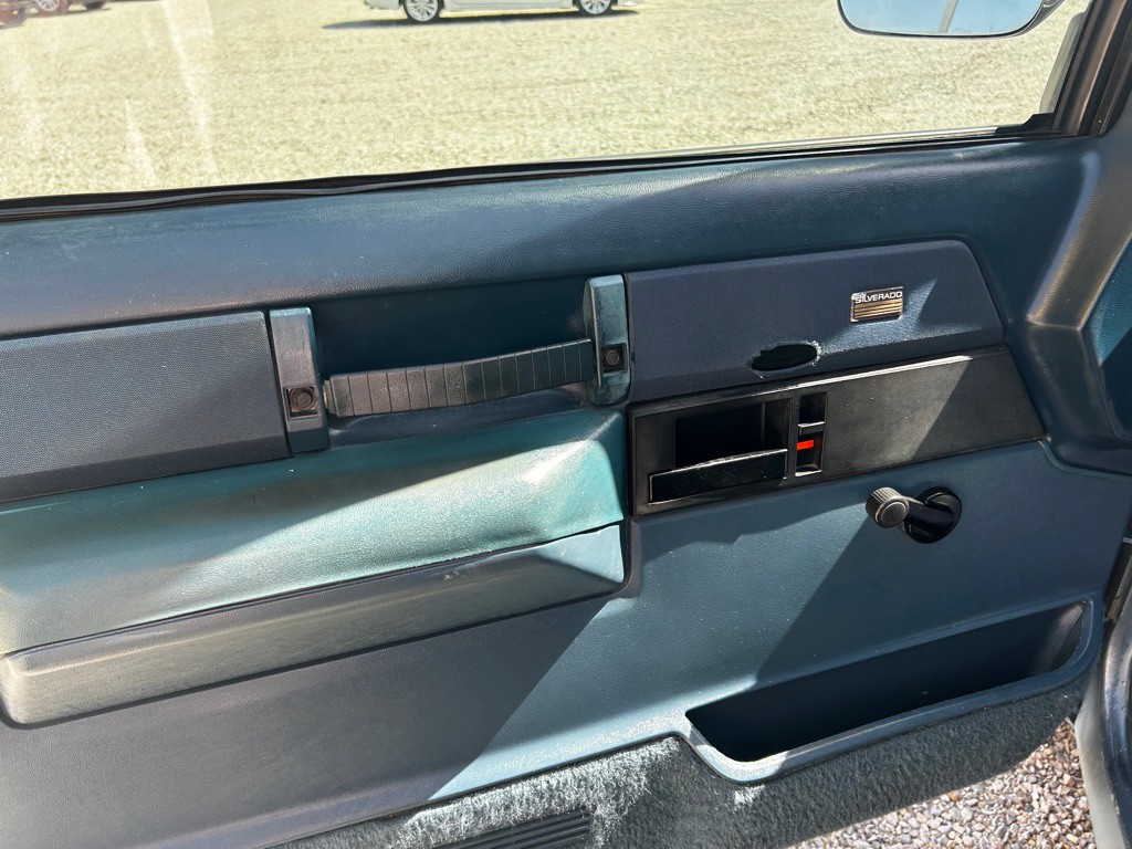 1988 Chevrolet C/K Image 10