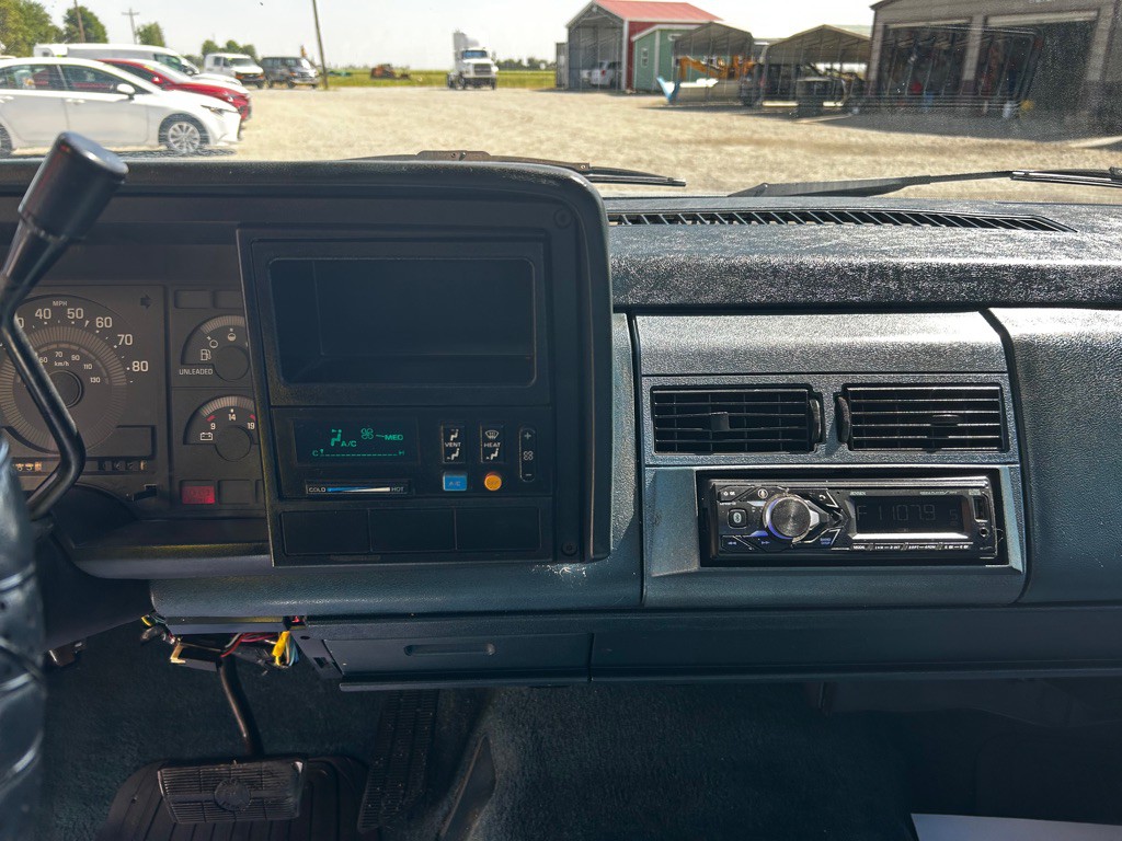 1988 Chevrolet C/K Image 13