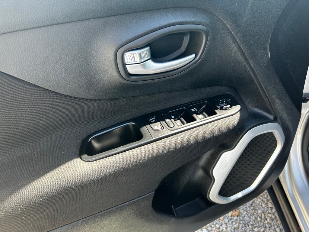 2018 Jeep Renegade Image 11