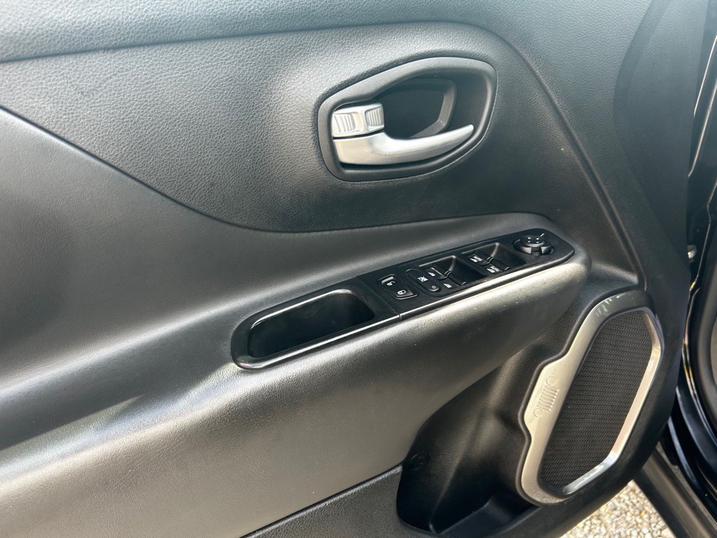 2019 Jeep Renegade Image 11
