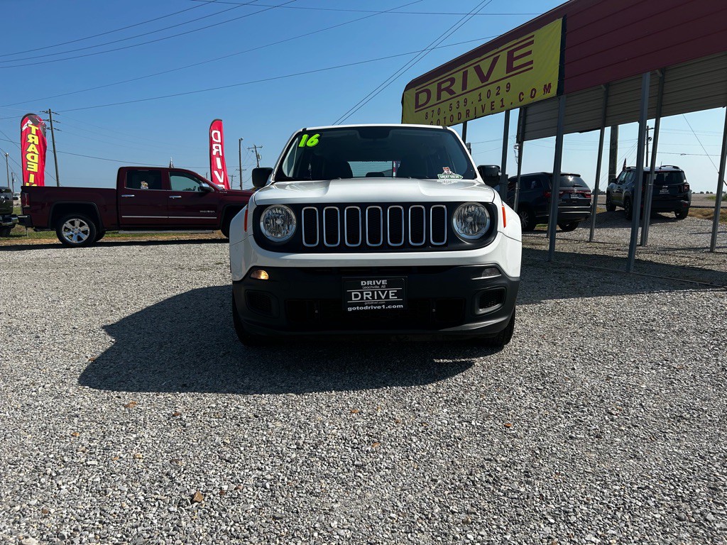 2016 Jeep Renegade Image 2