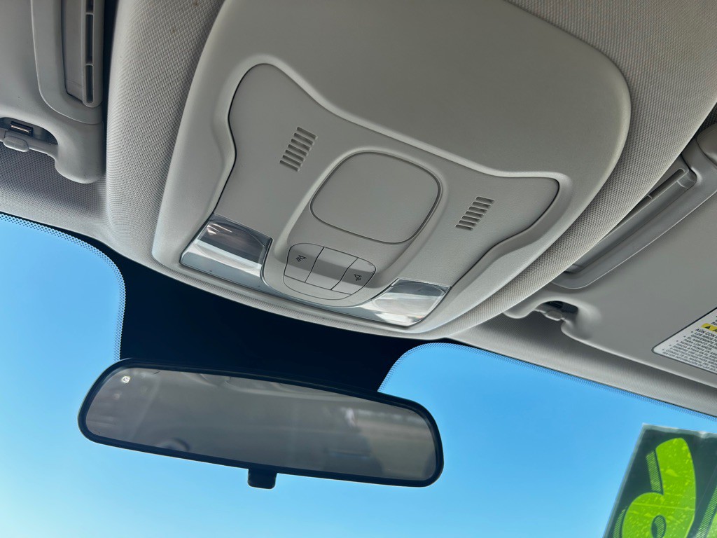 2016 Jeep Renegade Image 16