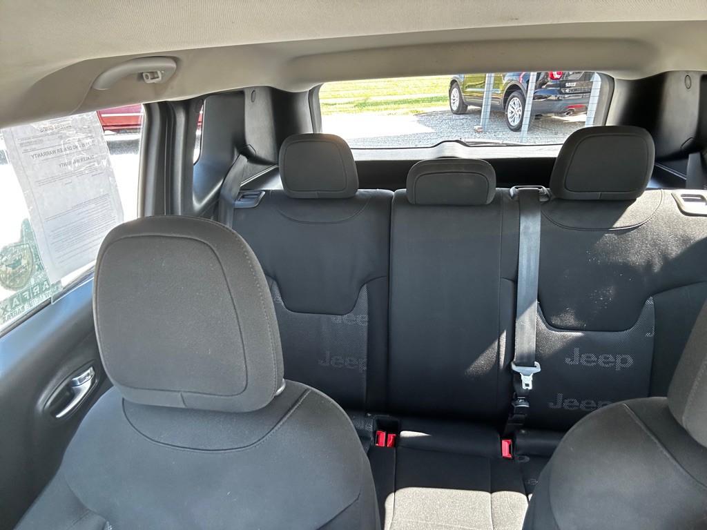 2016 Jeep Renegade Image 17