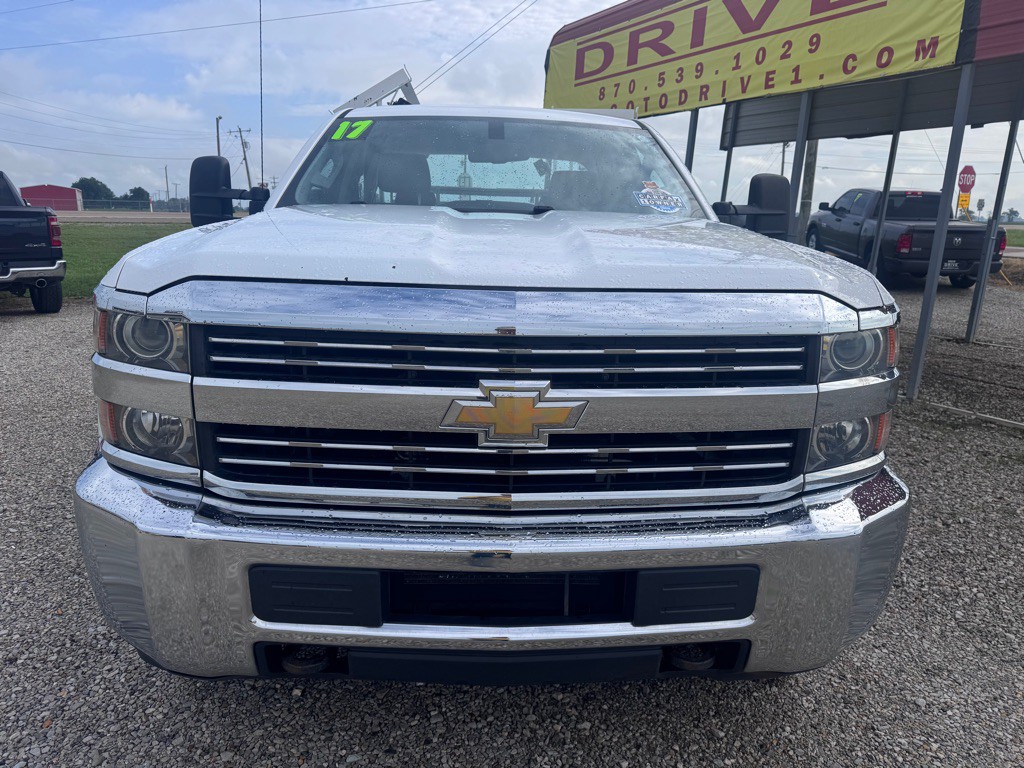 2017 Chevrolet Silverado 1500 Image 2
