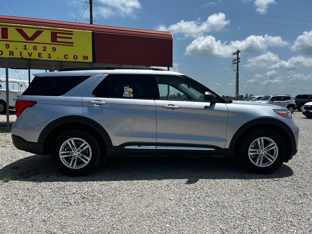 2022 Ford Explorer Image 8