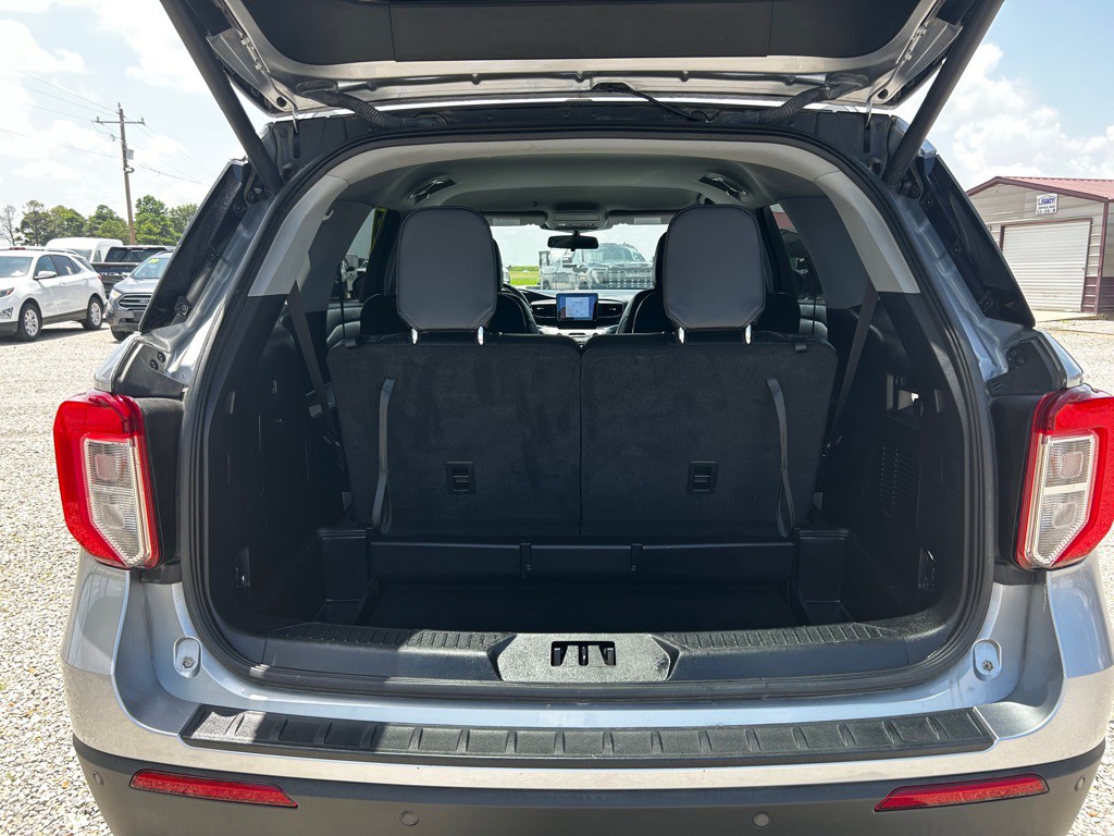 2022 Ford Explorer Image 9