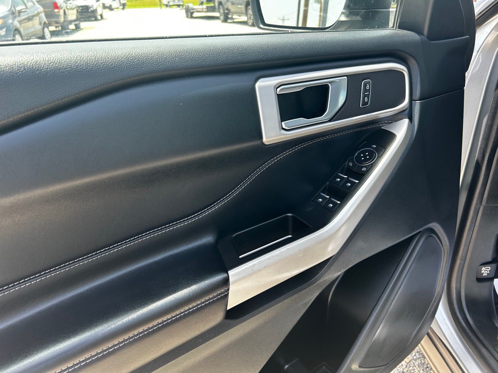 2022 Ford Explorer Image 10