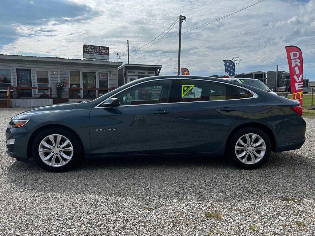 2024 Chevrolet Malibu Image 2