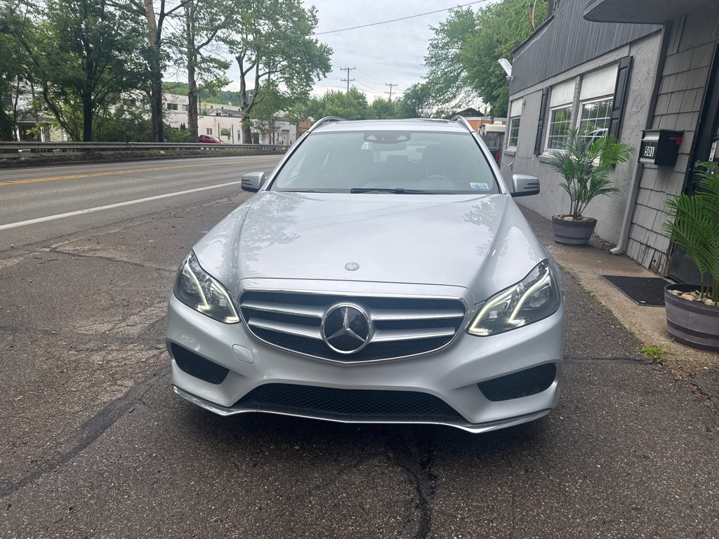2015 Mercedes-Benz E-Class Image 1