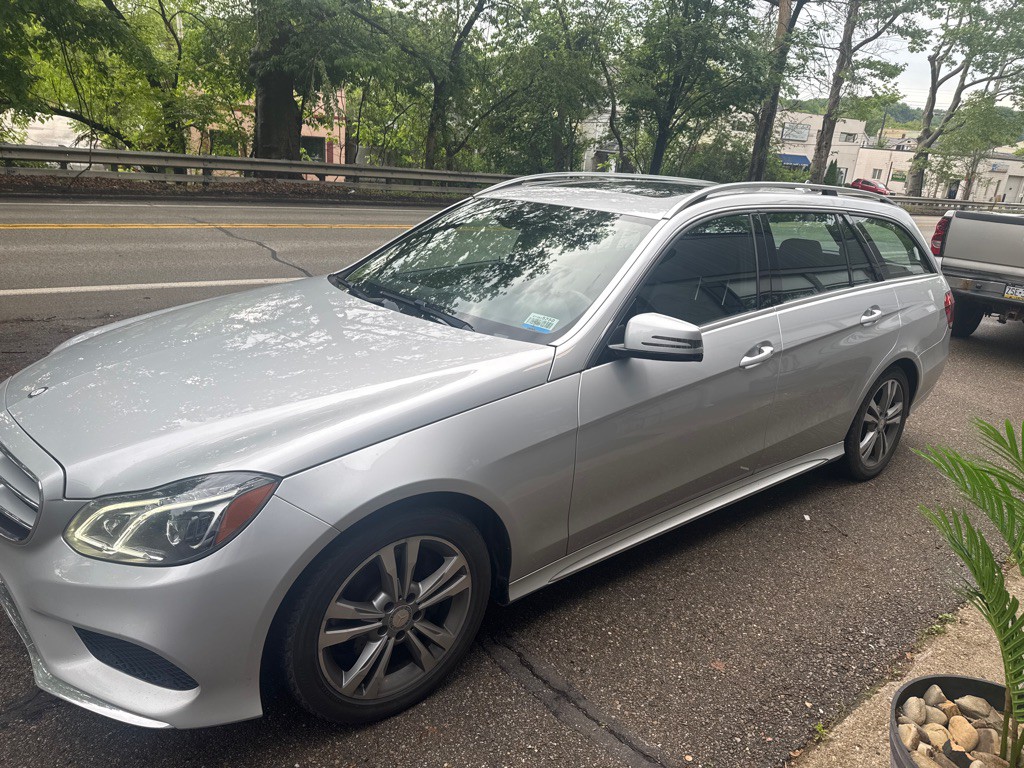 2015 Mercedes-Benz E-Class Image 3