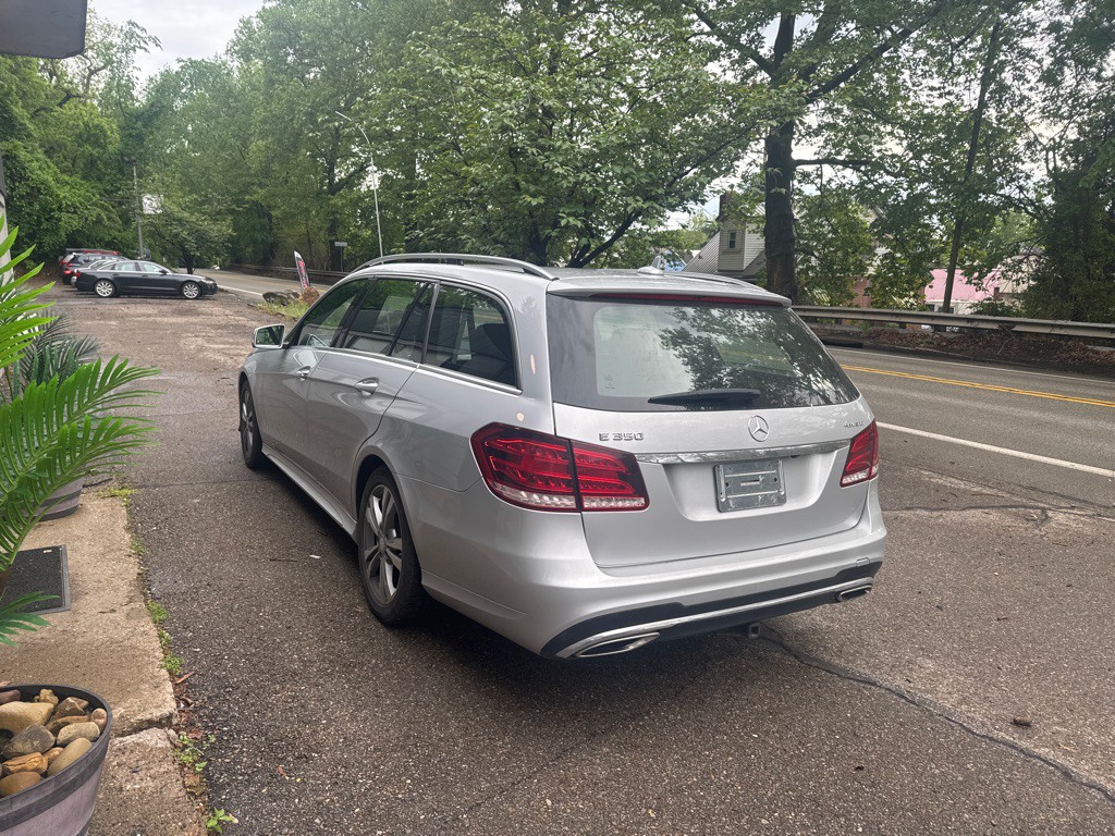 2015 Mercedes-Benz E-Class Image 4