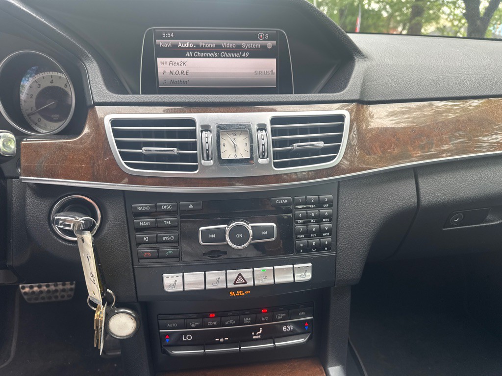 2015 Mercedes-Benz E-Class Image 9