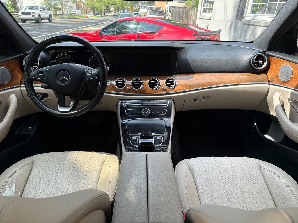 2018 Mercedes-Benz E-Class Image 4