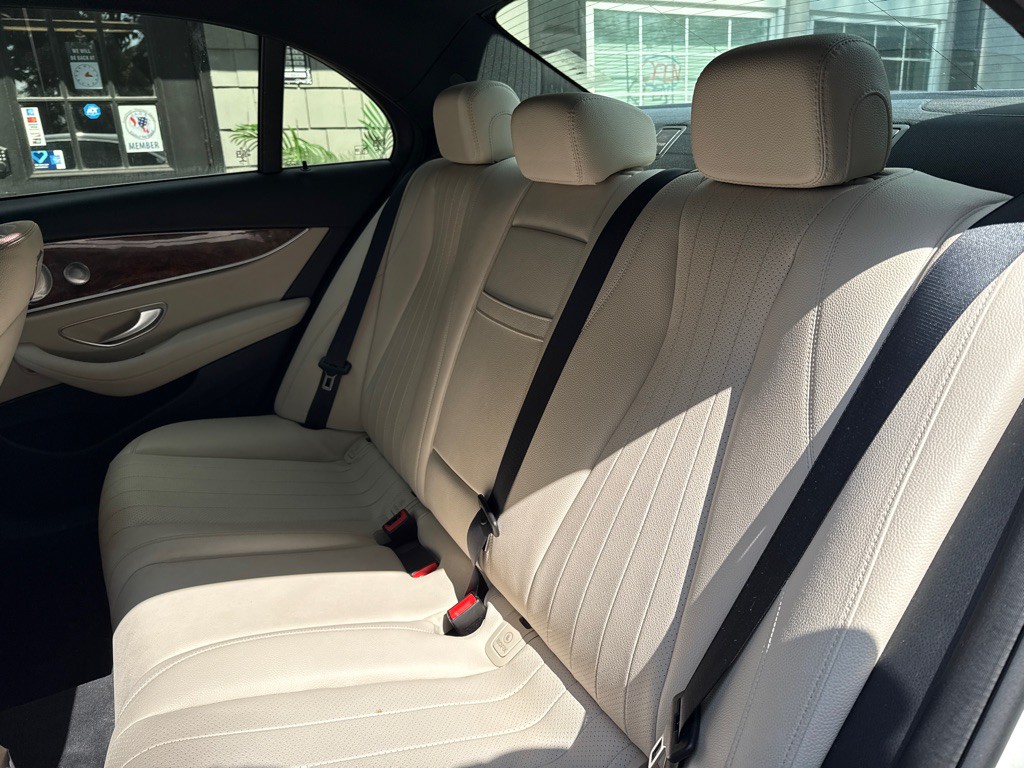 2018 Mercedes-Benz E-Class Image 6