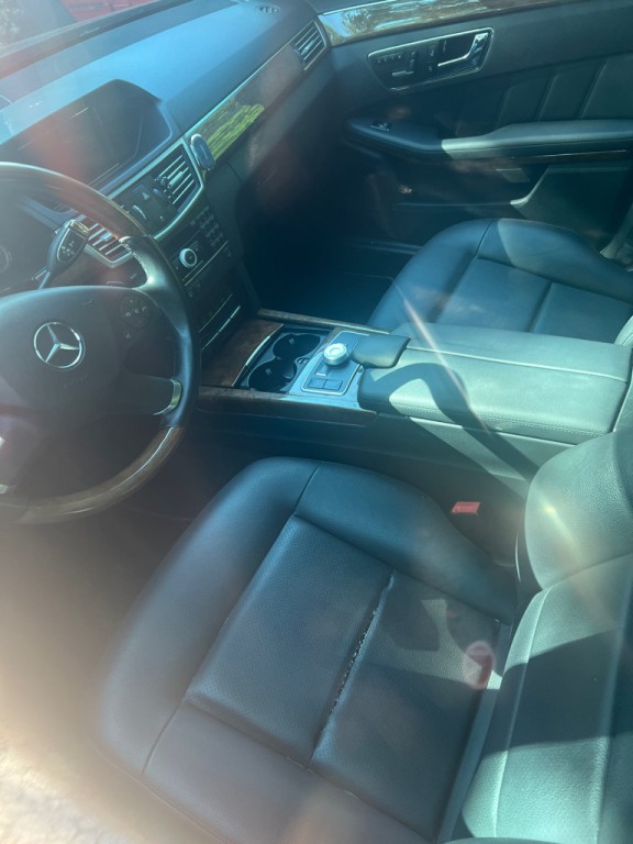2010 Mercedes-Benz E-Class Image 6