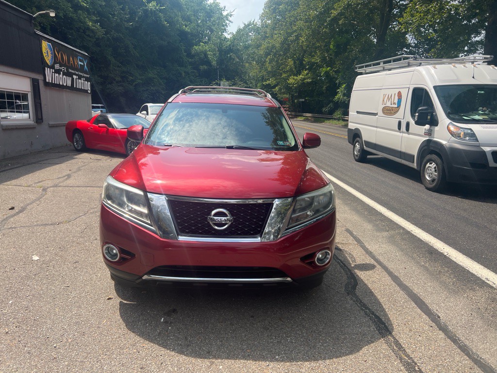 2013 Nissan Pathfinder Image 2