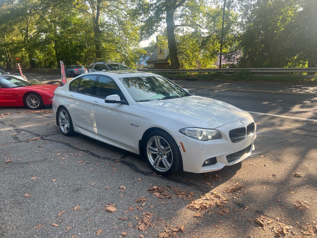2016 BMW 5 Series Image 2