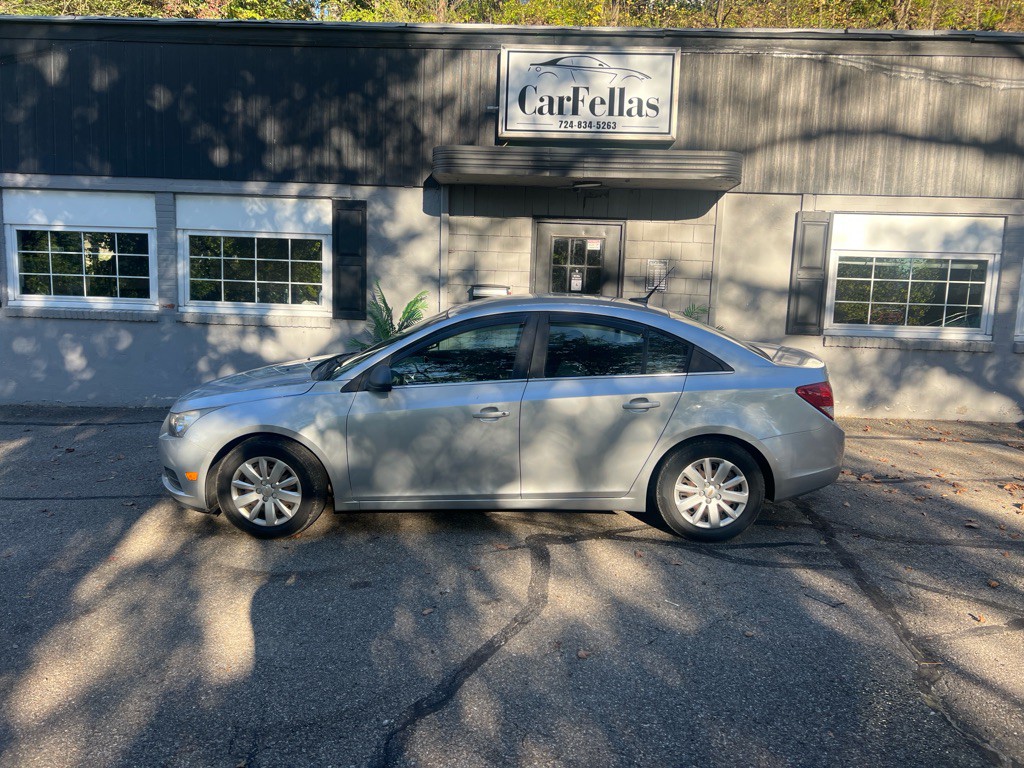 2011 Chevrolet Cruze Image 1