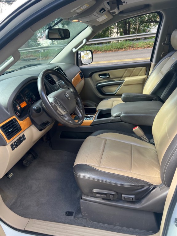 2015 Nissan Armada Image 6