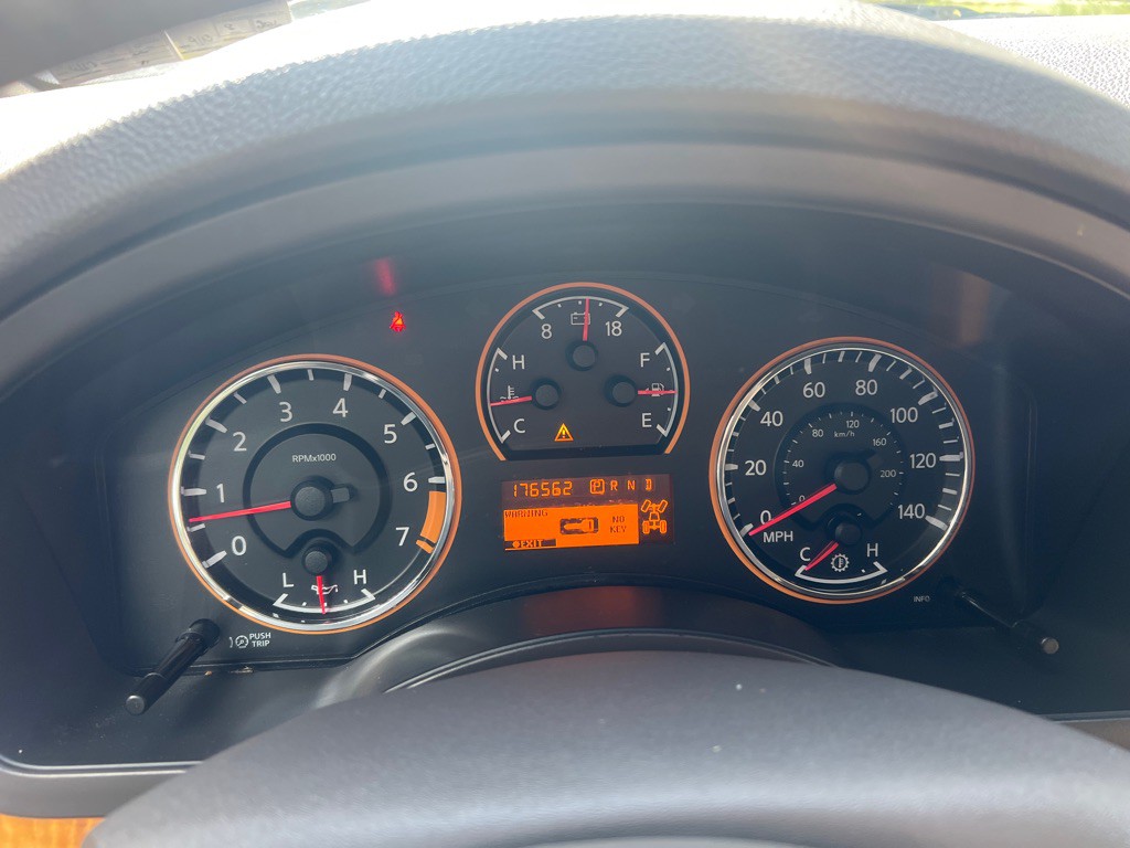 2015 Nissan Armada Image 11