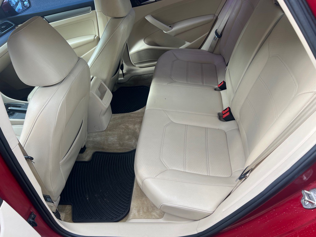 2015 Volkswagen Passat Image 6