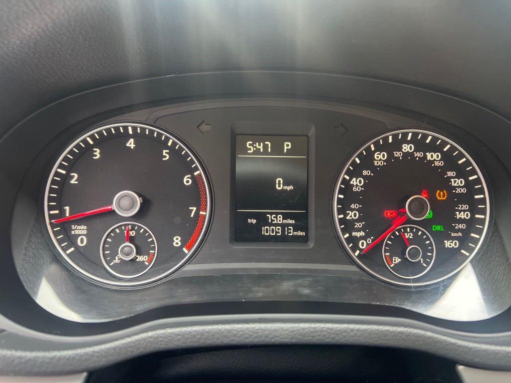2015 Volkswagen Passat Image 9