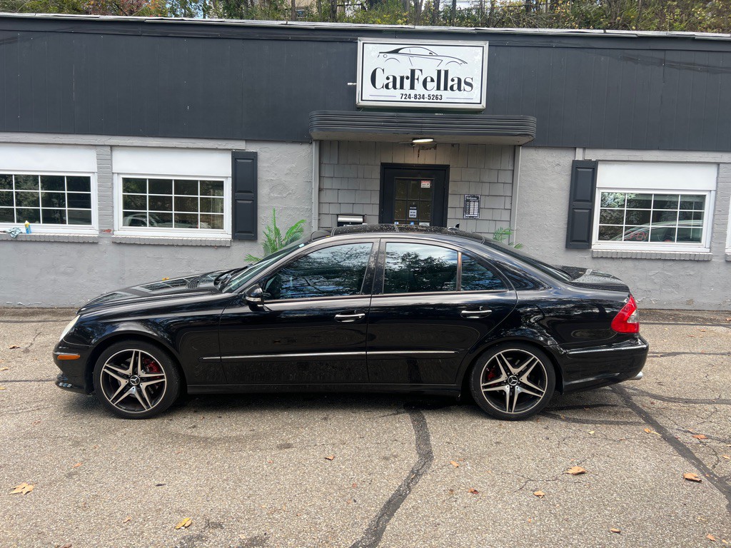 2009 Mercedes-Benz E-Class Image 1