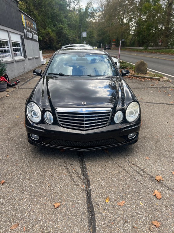2009 Mercedes-Benz E-Class Image 2