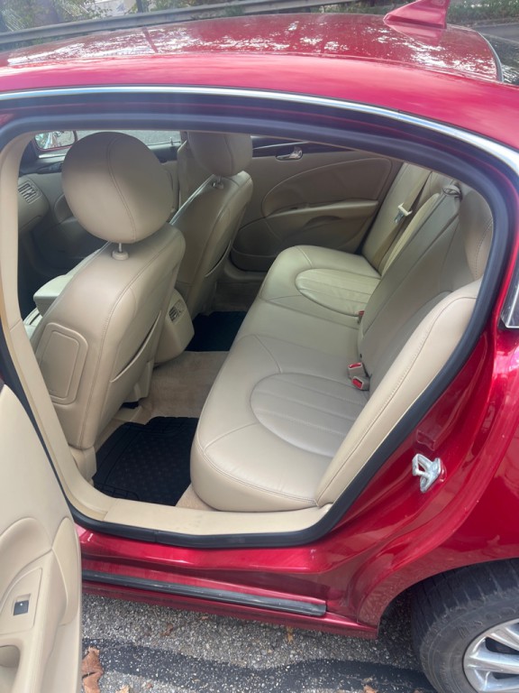 2011 Buick Lucerne Image 7