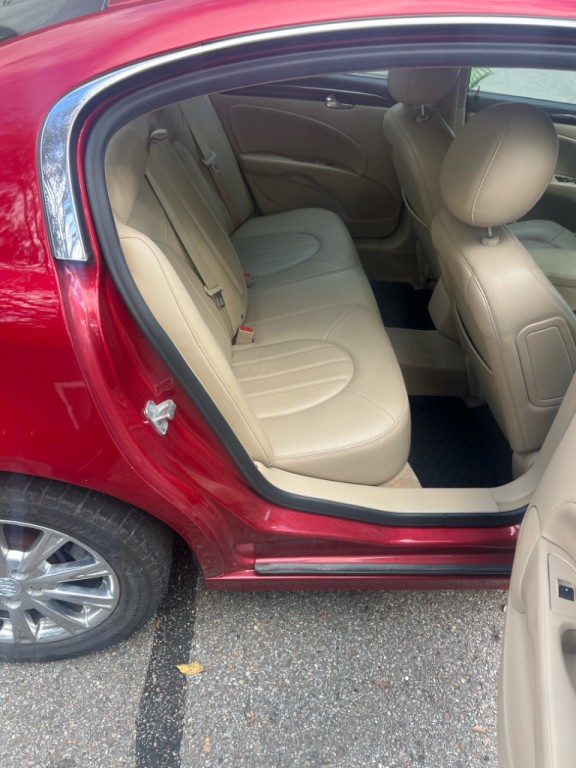 2011 Buick Lucerne Image 21