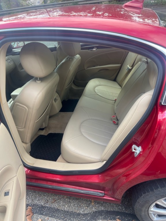 2011 Buick Lucerne Image 22