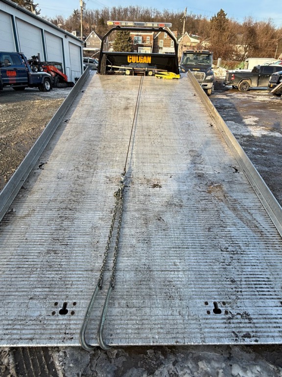 2022 RAM 5500 Image 9