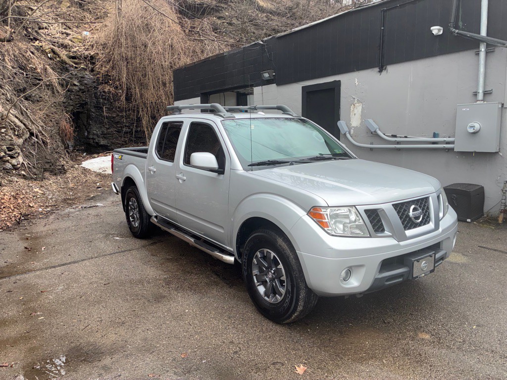 2016 Nissan Frontier Image 2