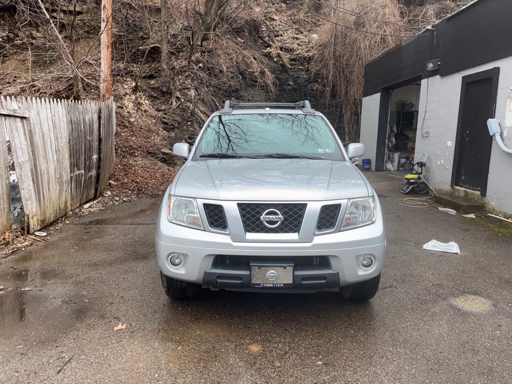2016 Nissan Frontier Image 3