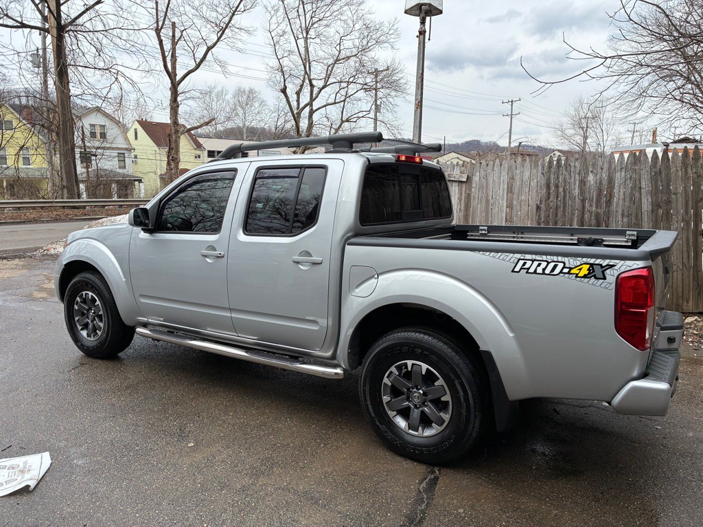 2016 Nissan Frontier Image 5
