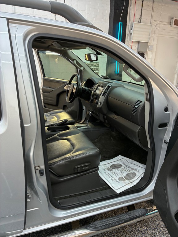 2016 Nissan Frontier Image 7