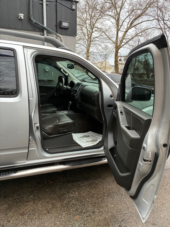 2016 Nissan Frontier Image 12