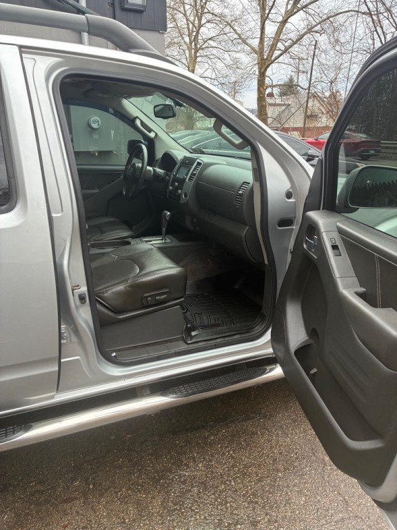 2016 Nissan Frontier Image 15
